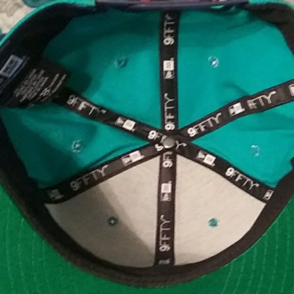 Snap back - Picture 3 of 3